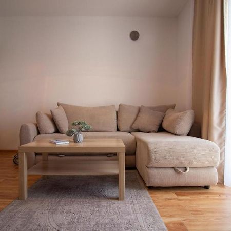 Laurel Apartments บาร์ ภายนอก รูปภาพ