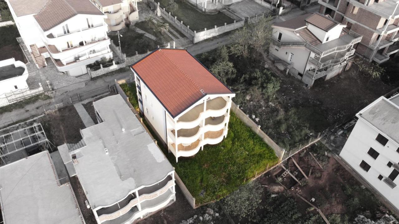 Laurel Apartments บาร์ ภายนอก รูปภาพ
