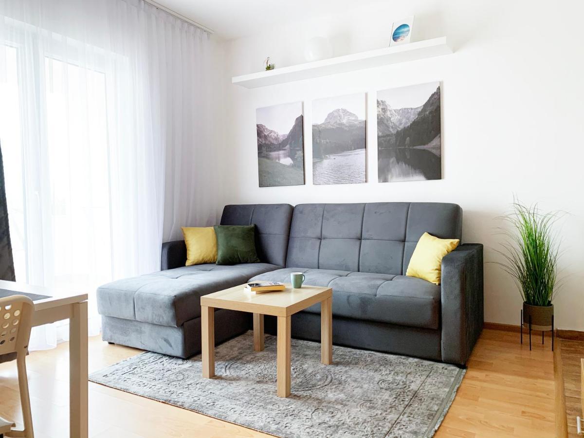 Laurel Apartments บาร์ ภายนอก รูปภาพ