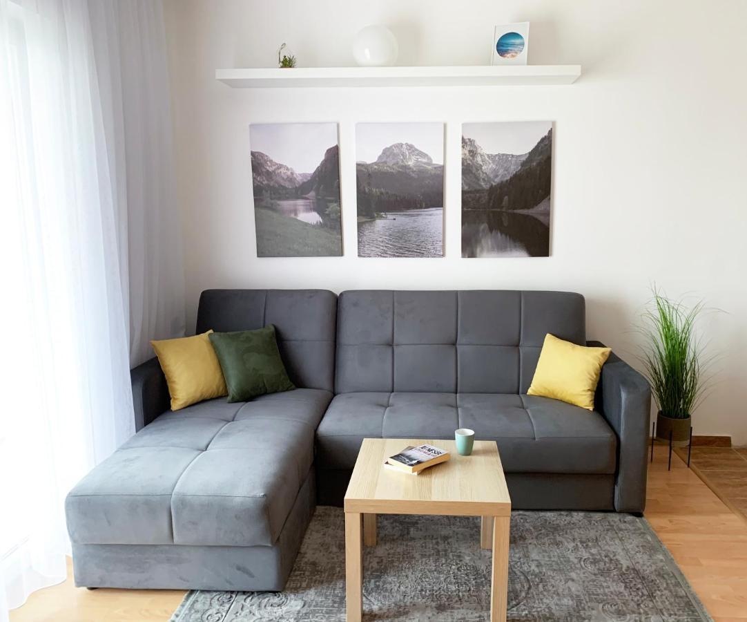 Laurel Apartments บาร์ ภายนอก รูปภาพ