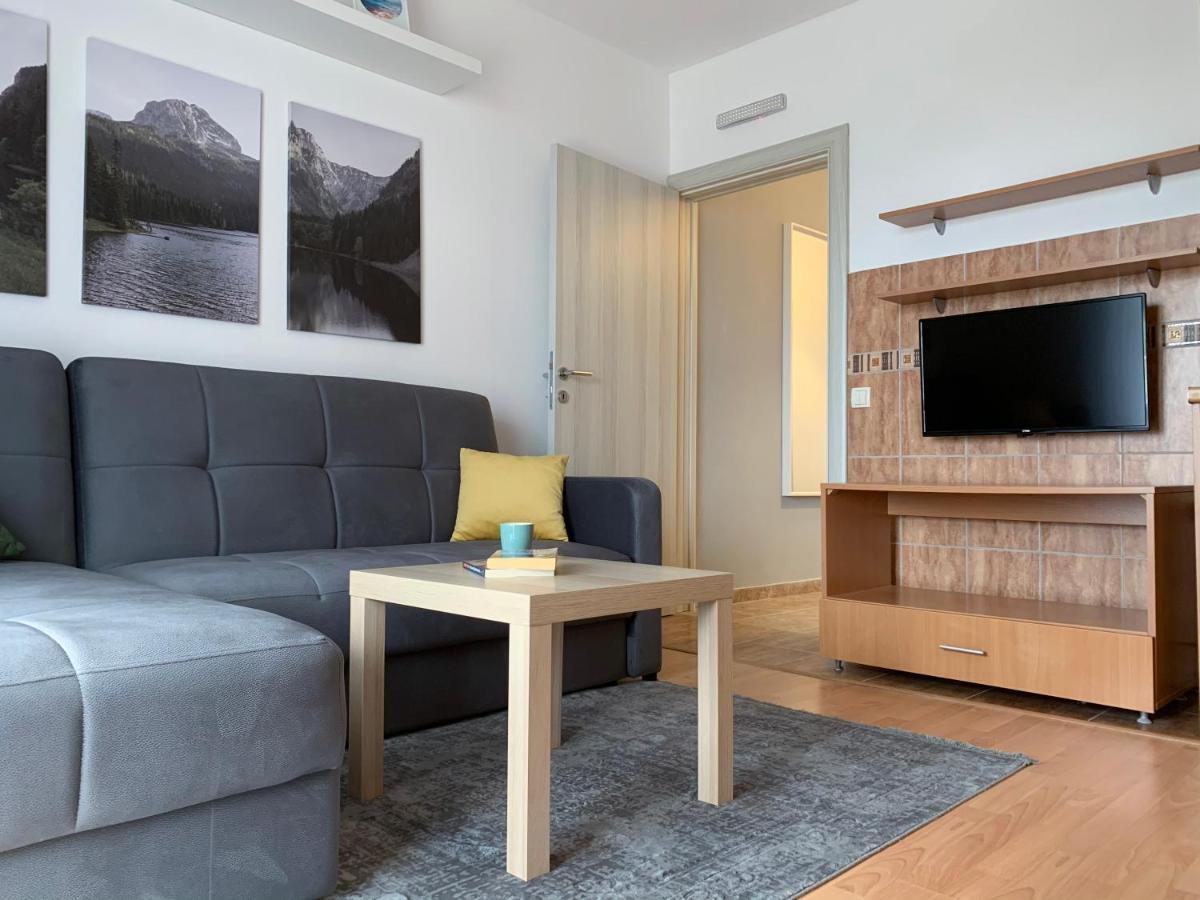 Laurel Apartments บาร์ ภายนอก รูปภาพ