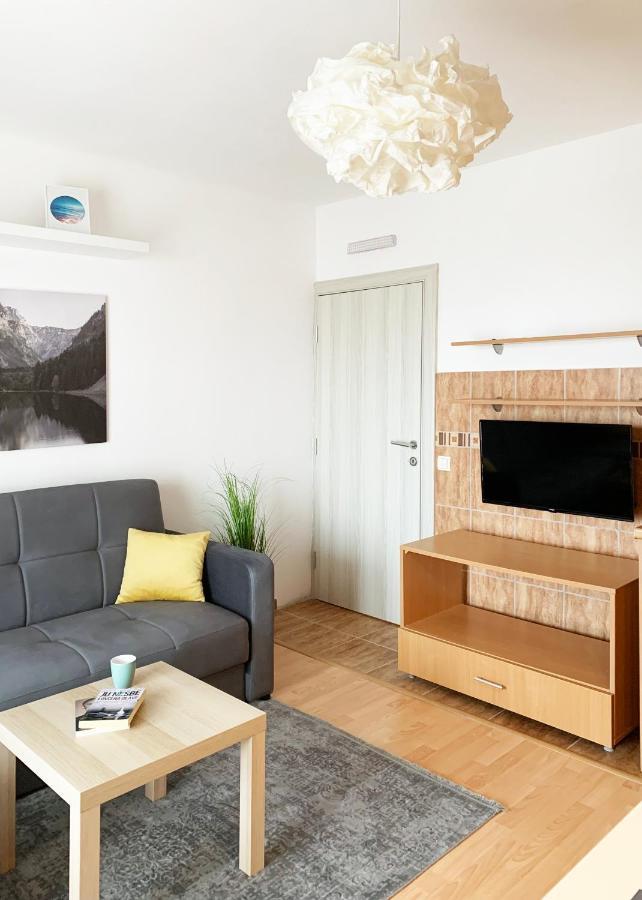 Laurel Apartments บาร์ ภายนอก รูปภาพ