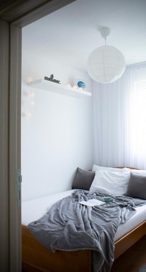 Laurel Apartments บาร์ ภายนอก รูปภาพ